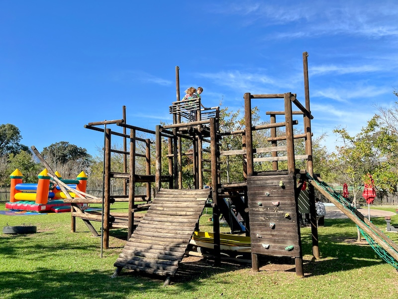 Mondeor Jungle Gym and Jumpig Castle